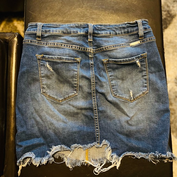 KanCan Jean Skirt Women’s Medium Distressed Stretchy Denim - Picture 3 of 5